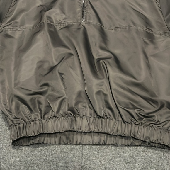 Fear of God ESSENTIALS windbreaker size medium - Picture 3 of 6